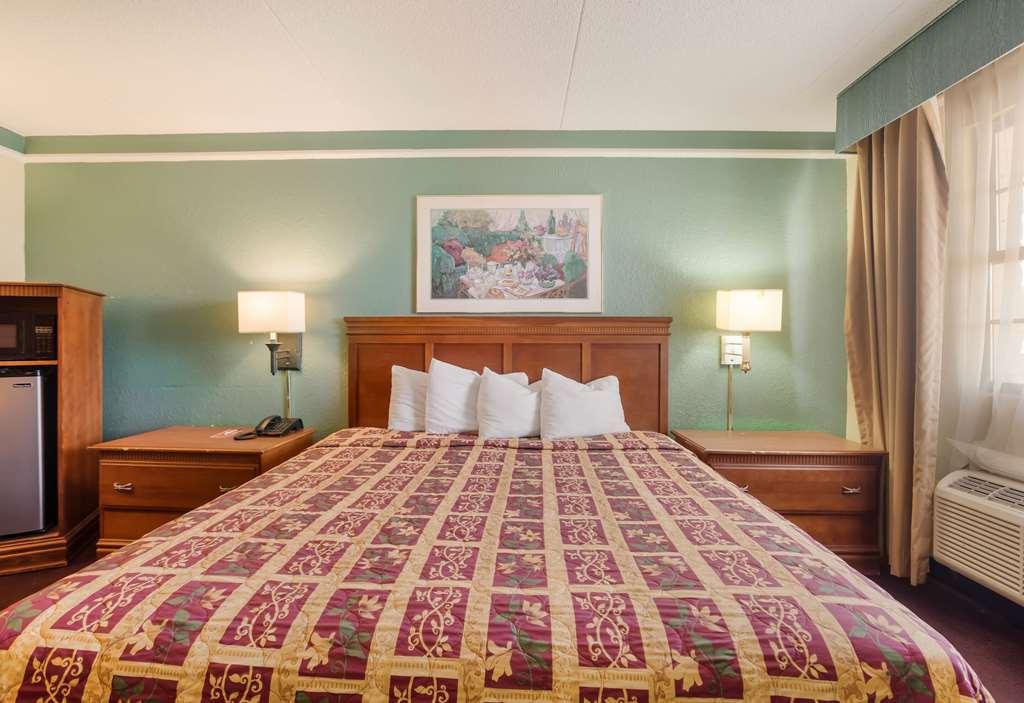 Bhagat Hotels Stone Mountain Atlanta BW Signature Collection Tucker Bilik gambar