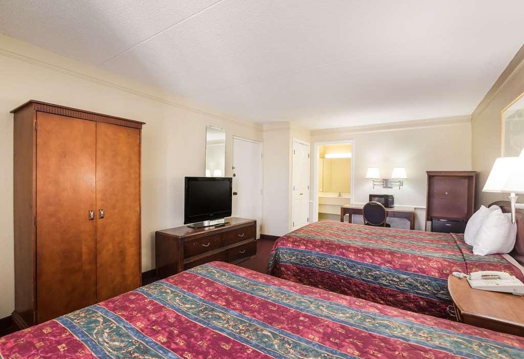 Bhagat Hotels Stone Mountain Atlanta BW Signature Collection Tucker Bilik gambar