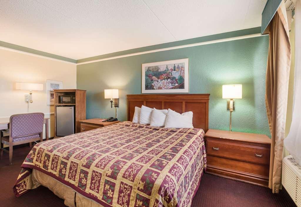 Bhagat Hotels Stone Mountain Atlanta BW Signature Collection Tucker Bilik gambar