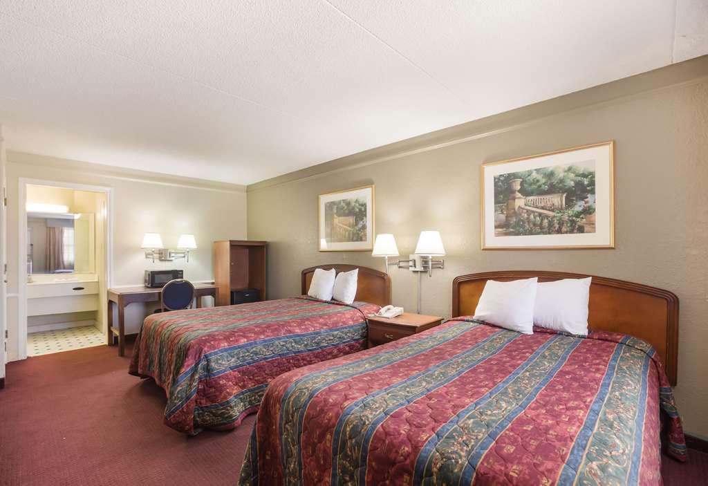 Bhagat Hotels Stone Mountain Atlanta BW Signature Collection Tucker Bilik gambar